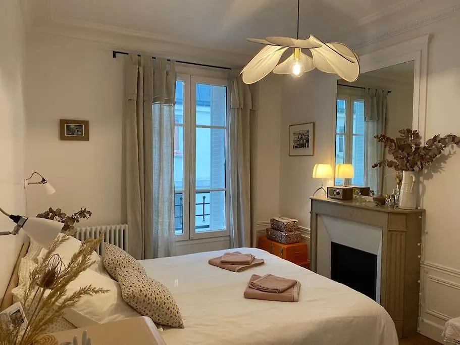 Apartment Charmant Appartement Typique Parisien