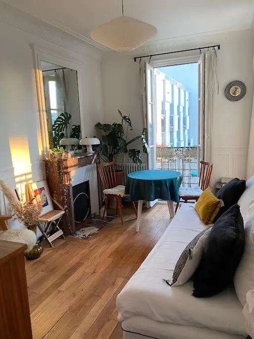 Charmant Appartement Typique Parisien Apartment